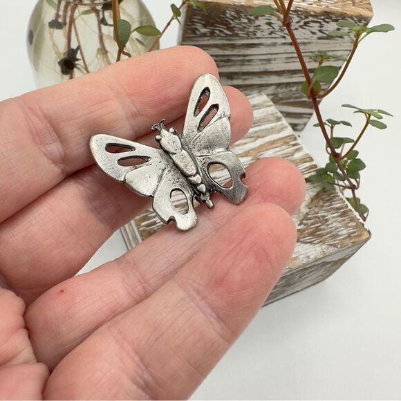 Vintage Silver Pewter Small Butterfly Pin - Picture 1 of 5